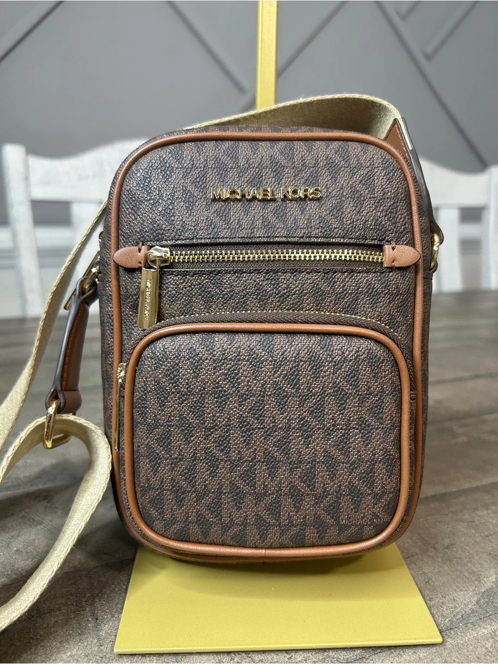 Michael Kors item description